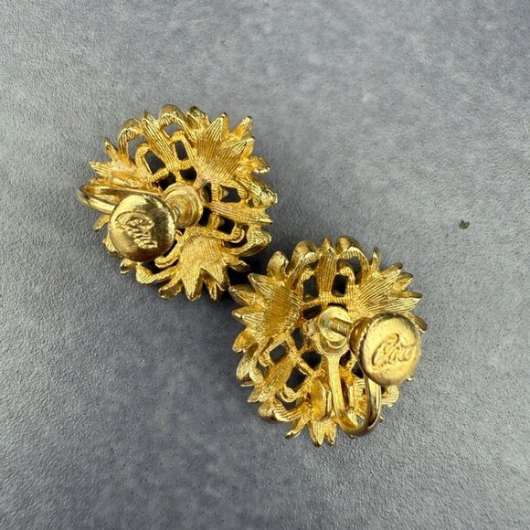 Vintage Coro Gold Plated Flower Stud Earrings - Screw Backs - Picture 3 of 8